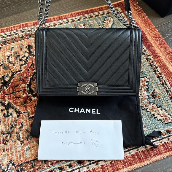 SOLD**Chanel Boy Chevron New Medium Caviar Flap Bag - Picture 3 of 11